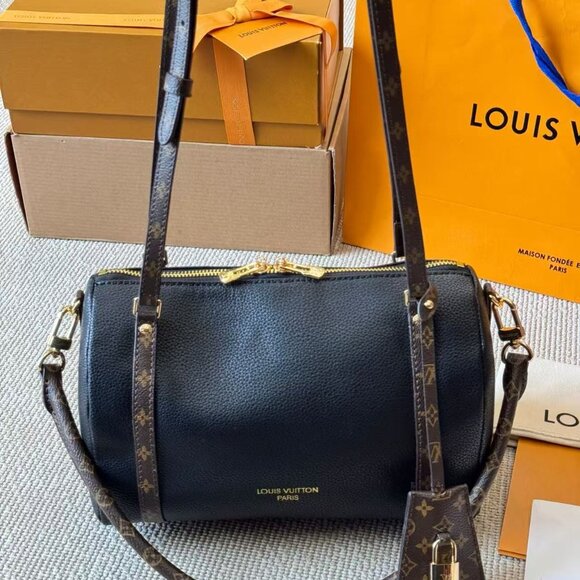 Classic Louis Vuitton Bag: A Stylish and Versatile Choice for Elegance - Picture 6 of 6